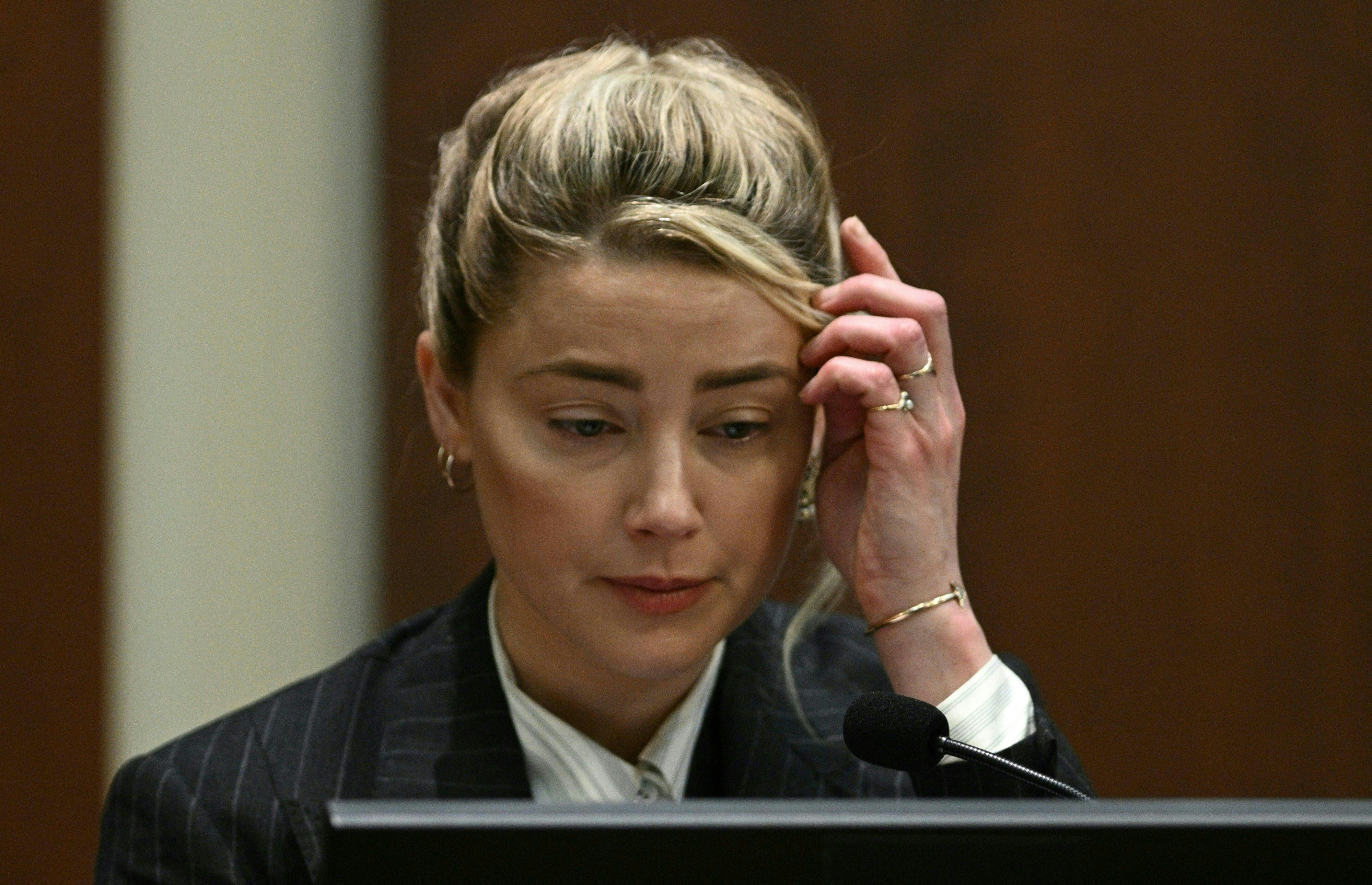 Amber Heard in uno dei giorni del processo mediatico contro il suo ex marito